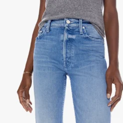 MOTHER The Tomcat Ankle Jean - On The Run -Deals Moda Zoom Store 1364 1219 OTU 1571 1780x 4ef37380 a87b 4bb5 b65f 012639a97b4e