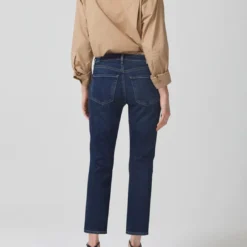 CITIZENS OF HUMANITY Isola Crop Straight Jean - Courtland -Deals Moda Zoom Store 2081 1259 ISOLA STRAIGHT CROP COURTLAND 1530 web 600x 31e26fb1 fd9e 427a af33 7c90a3232603