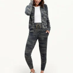 Splendid Camo Zip-Up Hoodie - Olive -Deals Moda Zoom Store 4247c169cb971806f4c5ad9f07c324e6 900x900.progressive FINISHED