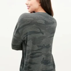 Splendid Camo Crew Top - Olive -Deals Moda Zoom Store 5700fa5f1431b4a03693757a823f297c 900x900.progressive FINISHED