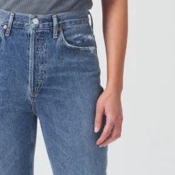 AGOLDE Riley High Rise Crop Straight Leg Jean - Frequency -Deals Moda Zoom Store A056C 983 RILEY CROP FREQUENCY 3383 1071x1500 710f5b4f 1242 43d8 9443 c1cb171acce8