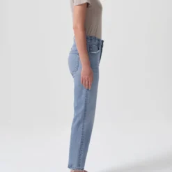 AGOLDE Kye Mid Rise Sraight Crop Jean - Forseen -Deals Moda Zoom Store A9100B 3026 KYE FORSEEN 0329 1072x1500 6f63435a 34d3 4752 a5d8 9175b4710a5f