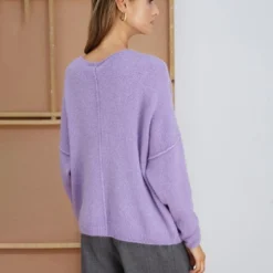 Hailey V-Neck Sweater -Deals Moda Zoom Store IMAGERESIZE 11 590x b3f14144 5d66 4fa7 a583 e1693ddb59c3