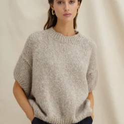 Rosalia Sleeveless Sweater -Deals Moda Zoom Store IMAGERESIZE 7 6d90d3ee 2888 4104 9f46 9554dede1c28 2