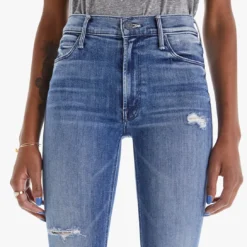 MOTHER Mid Rise Dazzler Ankle Jean - Weekend Warrior -Deals Moda Zoom Store WEEKENDWARRIOR MIDRISEDAZZLERANKLEFRAY 1906 104 WKW 01916 1500x 72edd626 1a21 4a62 aa05 f8936594b25f